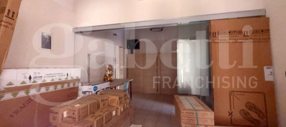 82m² Commercial property in Scafati, Italy No. 159926 12