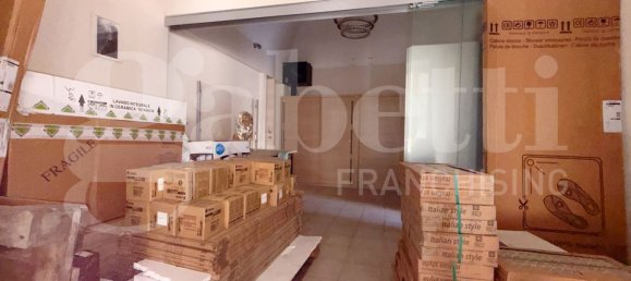 82m² Commercial property in Scafati, Italy No. 159926 10