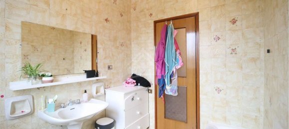 7غرفة شقة في Reggio Emilia, Italy رقم 15345 20