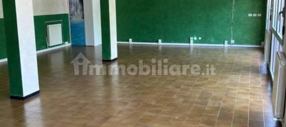 5 rooms Commercial property in Modena, Italy No. 80614 2