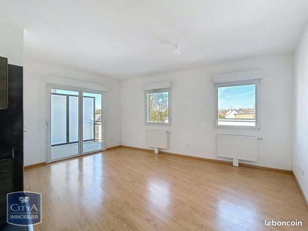 2 bedrooms Apartment in Arras, France No. 309717