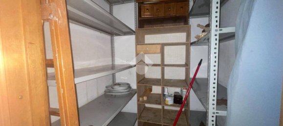 3 Schlafzimmer Wohnung in Genoa, Italy, Nr. 35858 30