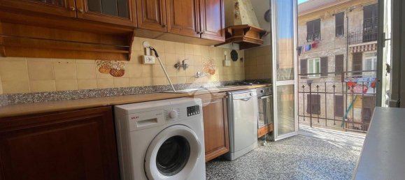 3 Schlafzimmer Wohnung in Genoa, Italy, Nr. 35858 11