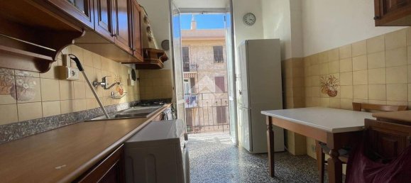 3 Schlafzimmer Wohnung in Genoa, Italy, Nr. 35858 10