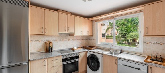 4 bedrooms Townhouse in Marbella, Spain No. 37139 7