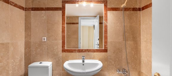 4 bedrooms Townhouse in Marbella, Spain No. 37139 13