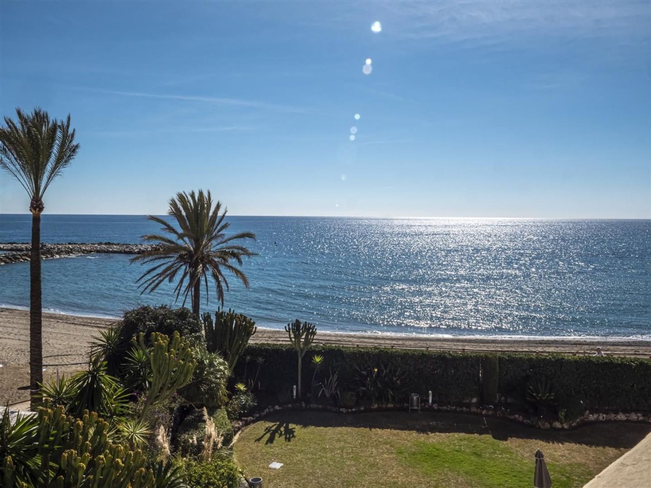 Apartamento de 2 dormitorios en Marbella, Spain No. 95547