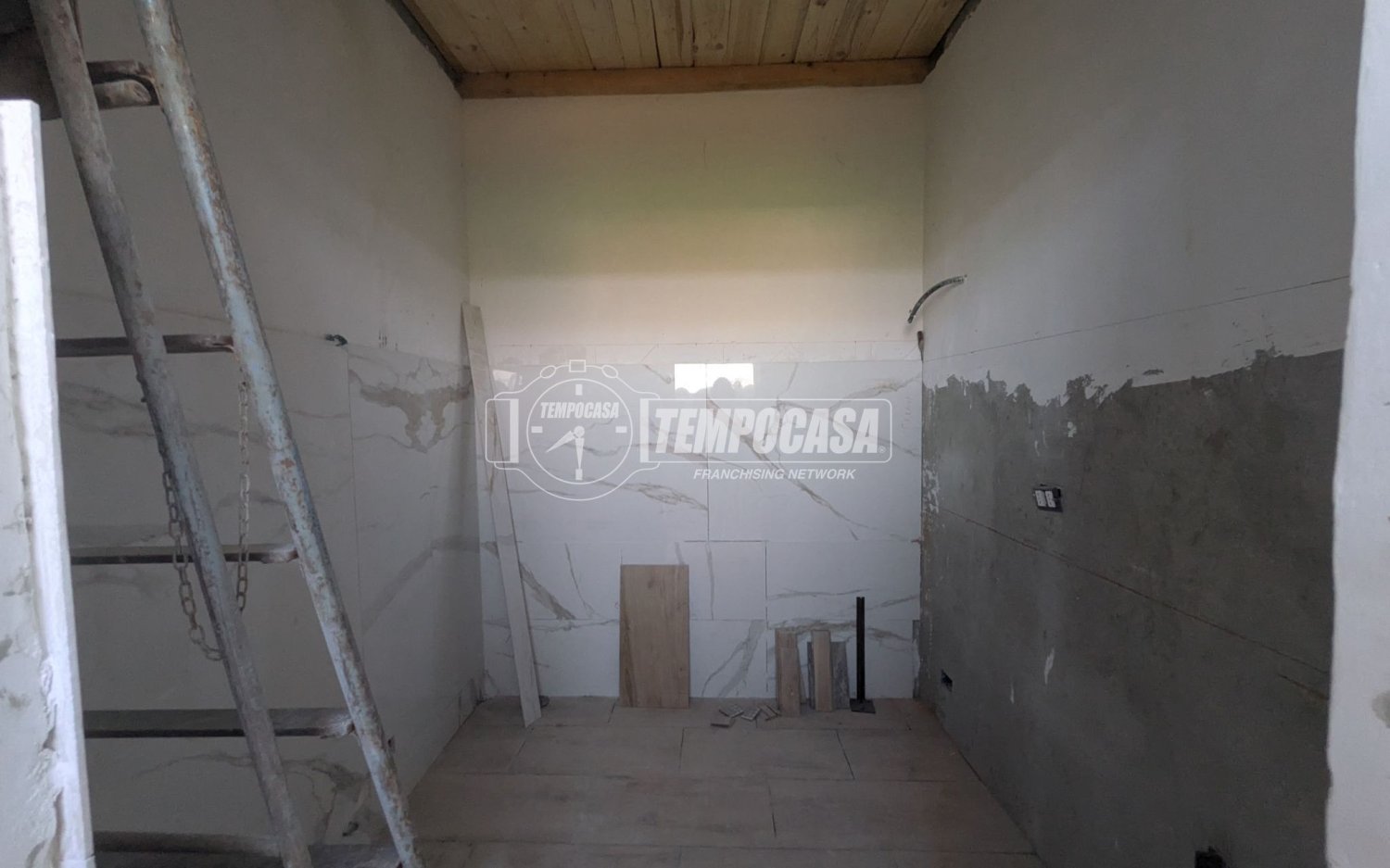 Дом с 4 комнатами в Кастелламонте, Италия № 274494