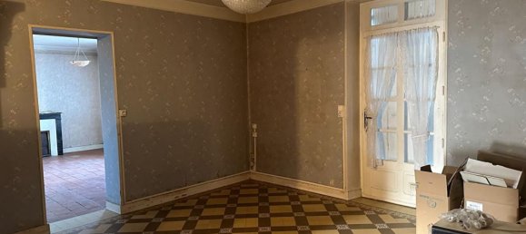 4 bedrooms House in Lange, France No. 250012 3