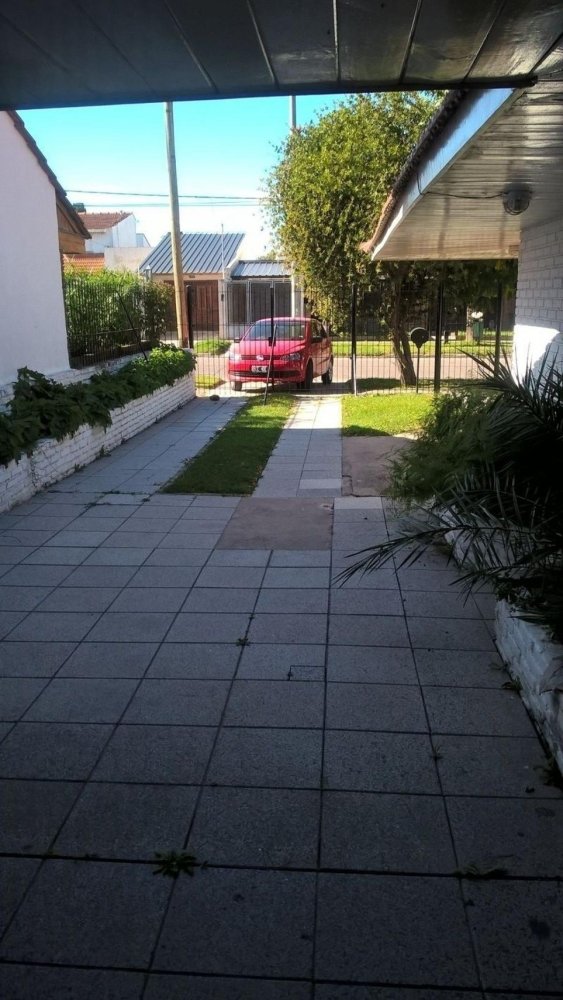4 bedrooms House in Mar del Plata, Argentina No. 72598