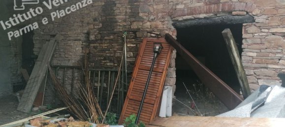 5 rooms Apartment in Terenzo, Italy No. 204636 5