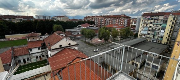 2 bedrooms Apartment in Turin, Italy No. 359105 16