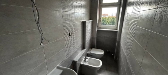 2 bedrooms Apartment in Turin, Italy No. 359105 18