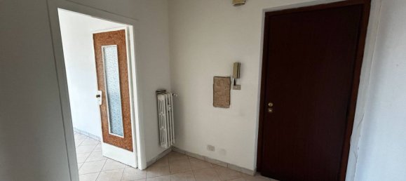 2 bedrooms Apartment in Turin, Italy No. 359105 8