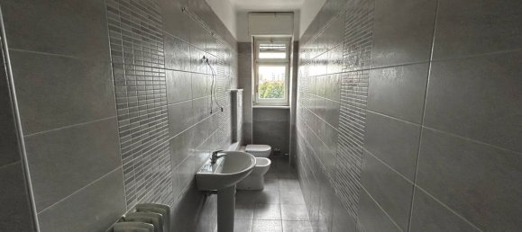 2 bedrooms Apartment in Turin, Italy No. 359105 17