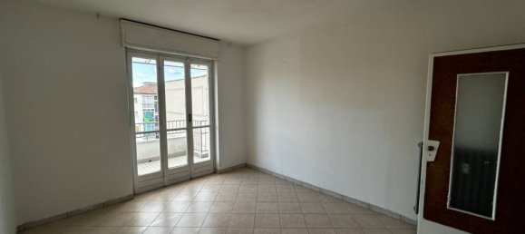 2 bedrooms Apartment in Turin, Italy No. 359105 5