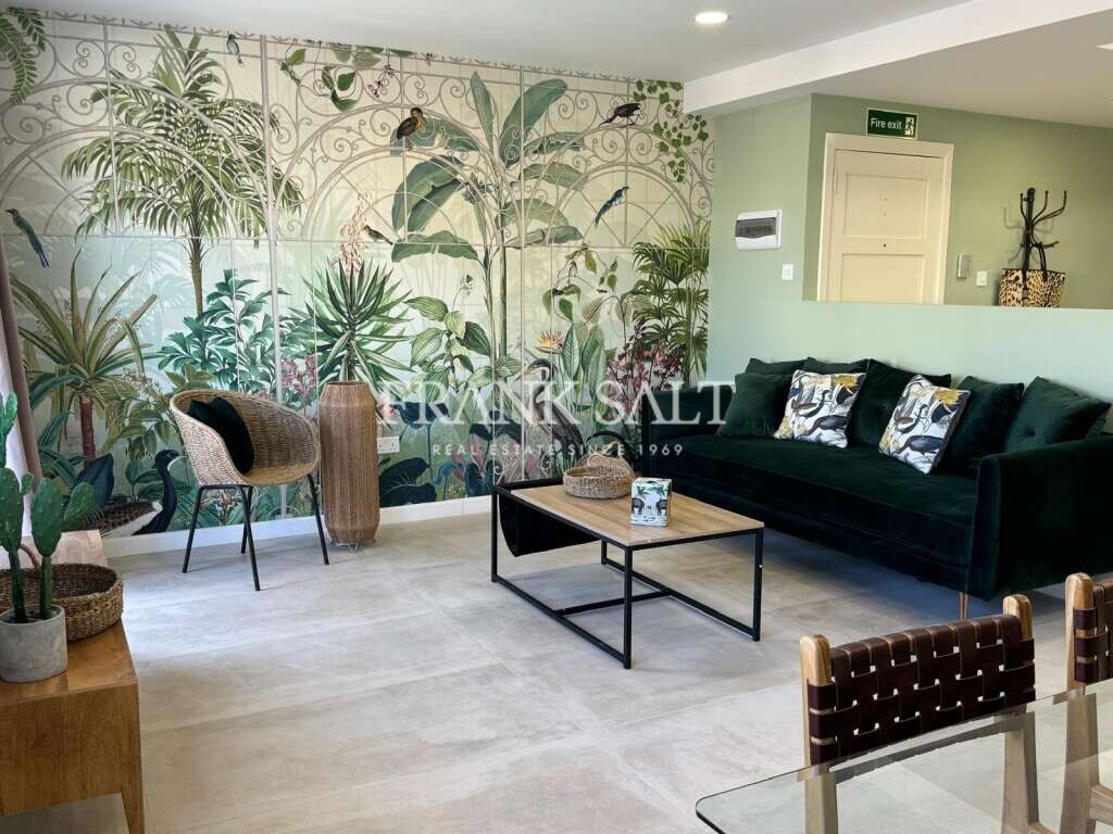 Apartamento de 3 dormitorios en Swieqi, Malta No. 10595