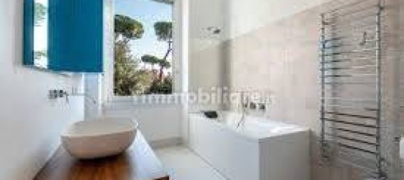 2 bedrooms Building in Ferrara, Italy No. 318917 2