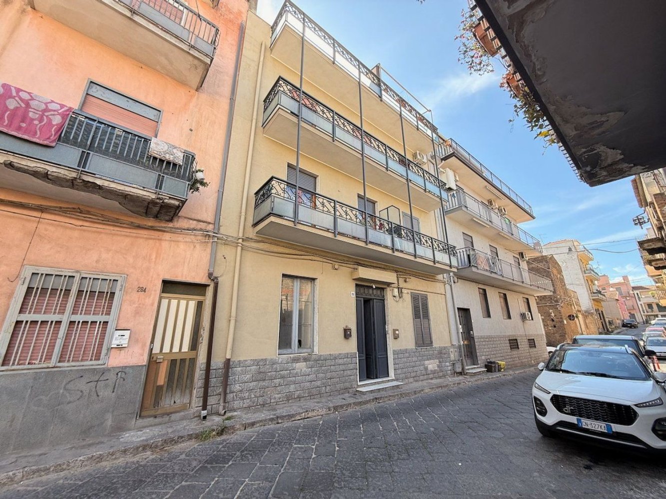3 bedrooms Apartment in Misterbianco, Italy No. 323893