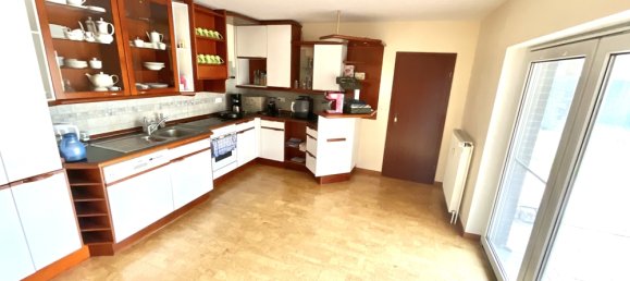 8 rooms Townhouse in Cloppenburg, Germany No. 187912 6