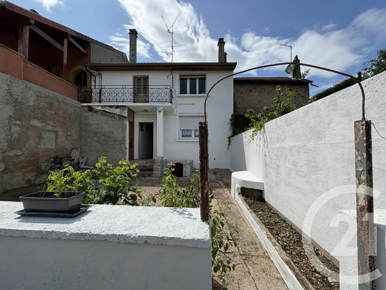 Casa de 4 dormitorios en Cattenom, France No. 157644