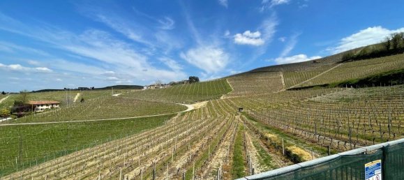 Дом с 5 комнатами в Санто Стефано Бельбо, Италия № 123975 18