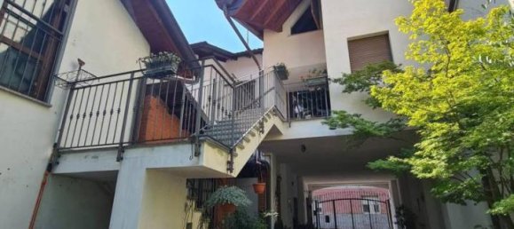 10 rooms Villa in Legnano, Italy No. 167147 3