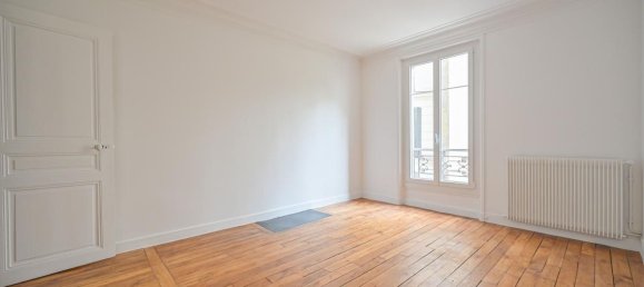 2 bedrooms Apartment in Paris, France No. 170130 3