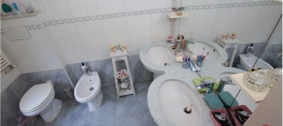 2 Schlafzimmer Haus in Genoa, Italy, Nr. 289495 19