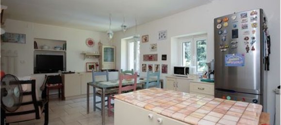 2 Schlafzimmer Haus in Genoa, Italy, Nr. 289495 2