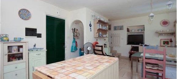 2 Schlafzimmer Haus in Genoa, Italy, Nr. 289495 5