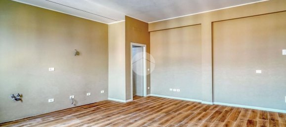Apartamento de 3 dormitorios en Busto Arsizio, Italy No. 363473 5