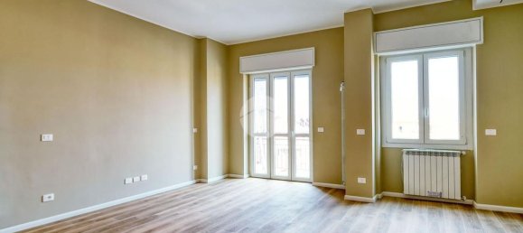 Apartamento de 3 dormitorios en Busto Arsizio, Italy No. 363473 2