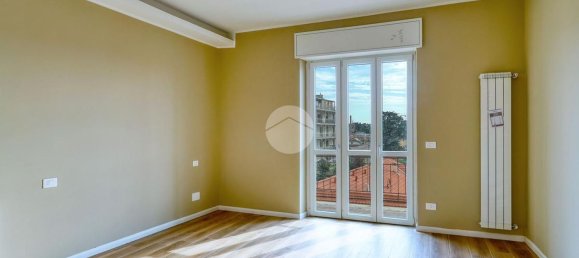 Apartamento de 3 dormitorios en Busto Arsizio, Italy No. 363473 9