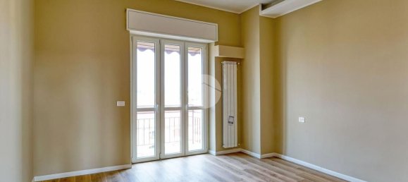 Apartamento de 3 dormitorios en Busto Arsizio, Italy No. 363473 8