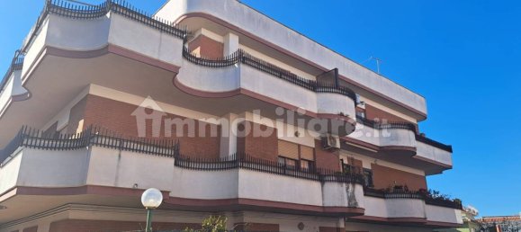 Пентхаус с 2 спальнями в Неттуно, Италия № 300976 2