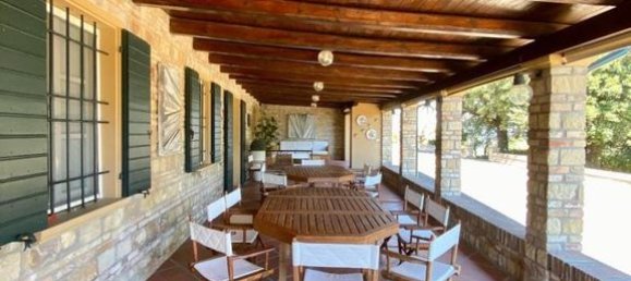 4 bedrooms Villa in Pesaro, Italy No. 102718 2