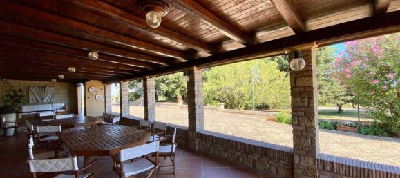 4 bedrooms Villa in Pesaro, Italy No. 102718 3