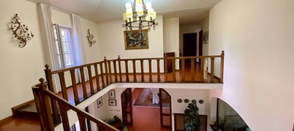 4 bedrooms Villa in Pesaro, Italy No. 102718 11