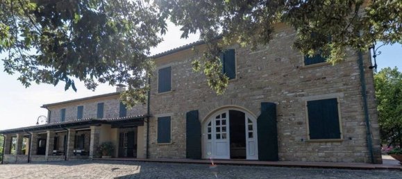 4 bedrooms Villa in Pesaro, Italy No. 102718 34