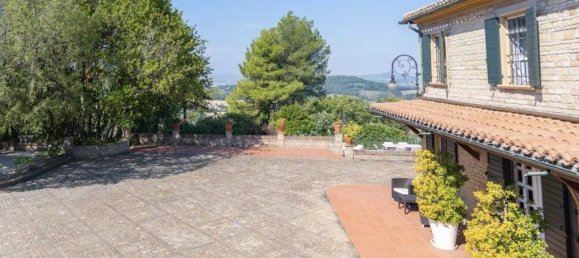 4 bedrooms Villa in Pesaro, Italy No. 102718 25