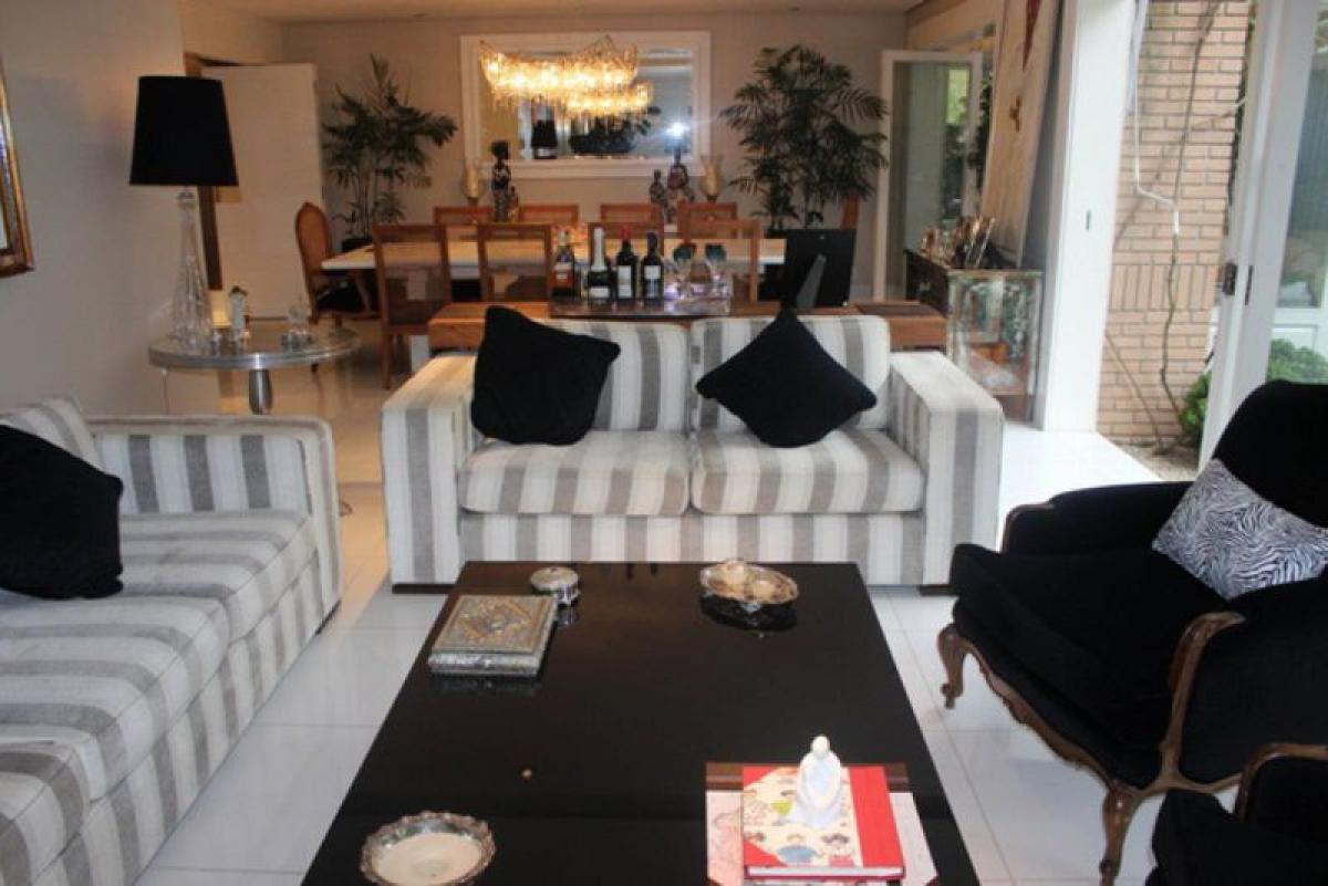 Дом с 4 спальнями в Сан-Паулу, Бразилия № 489953