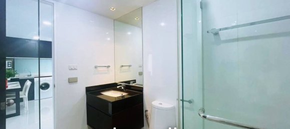 2 bedrooms Condo in Si Racha, Thailand No. 15464 9