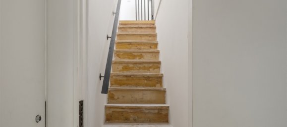 250m² Building in Lisbon, Portugal No. 117053 6