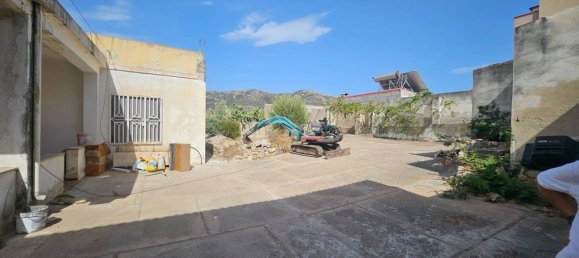 4 bedrooms Villa in Sinnai, Italy No. 302124 3