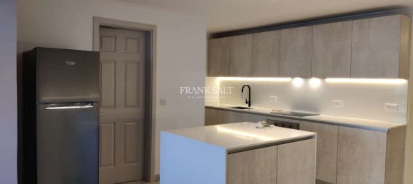 2 bedrooms Apartment in Pembroke, Malta No. 6451 3