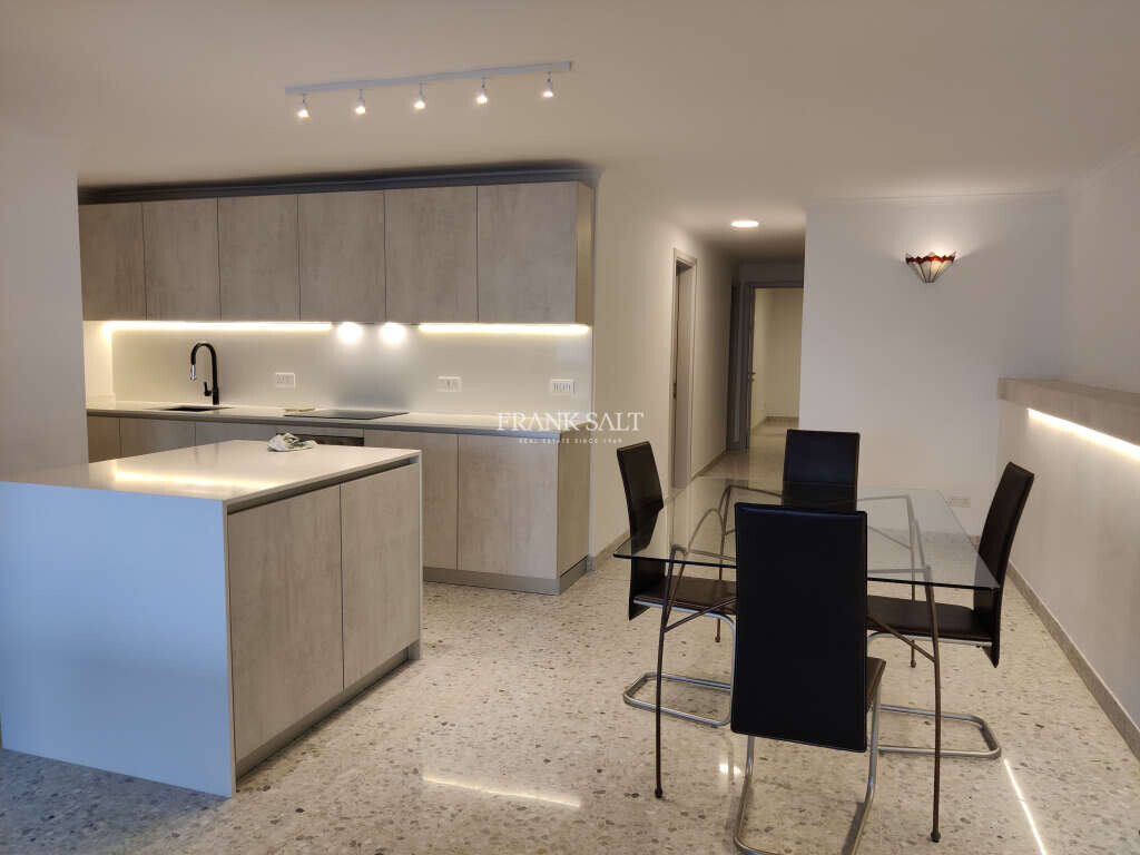 2 bedrooms Apartment in Pembroke, Malta No. 6451