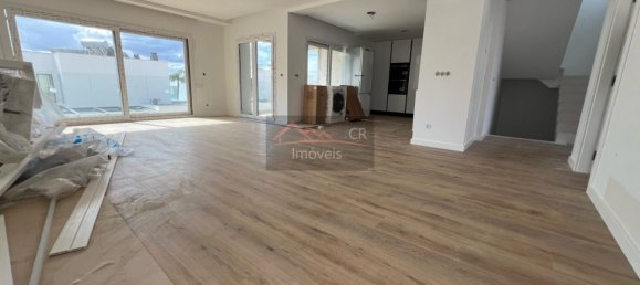 4 bedrooms House in Corroios, Portugal No. 117811 26