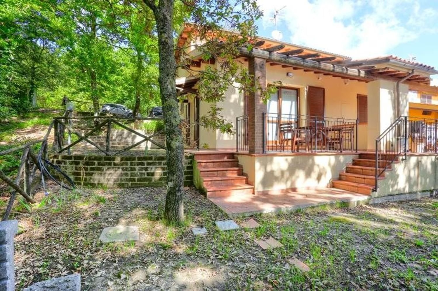 3 rooms House in Monteverdi Marittimo, Italy No. 174743