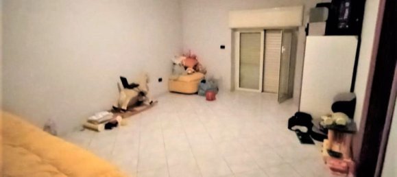 3 rooms Apartment in Maddaloni, Italy No. 263677 8